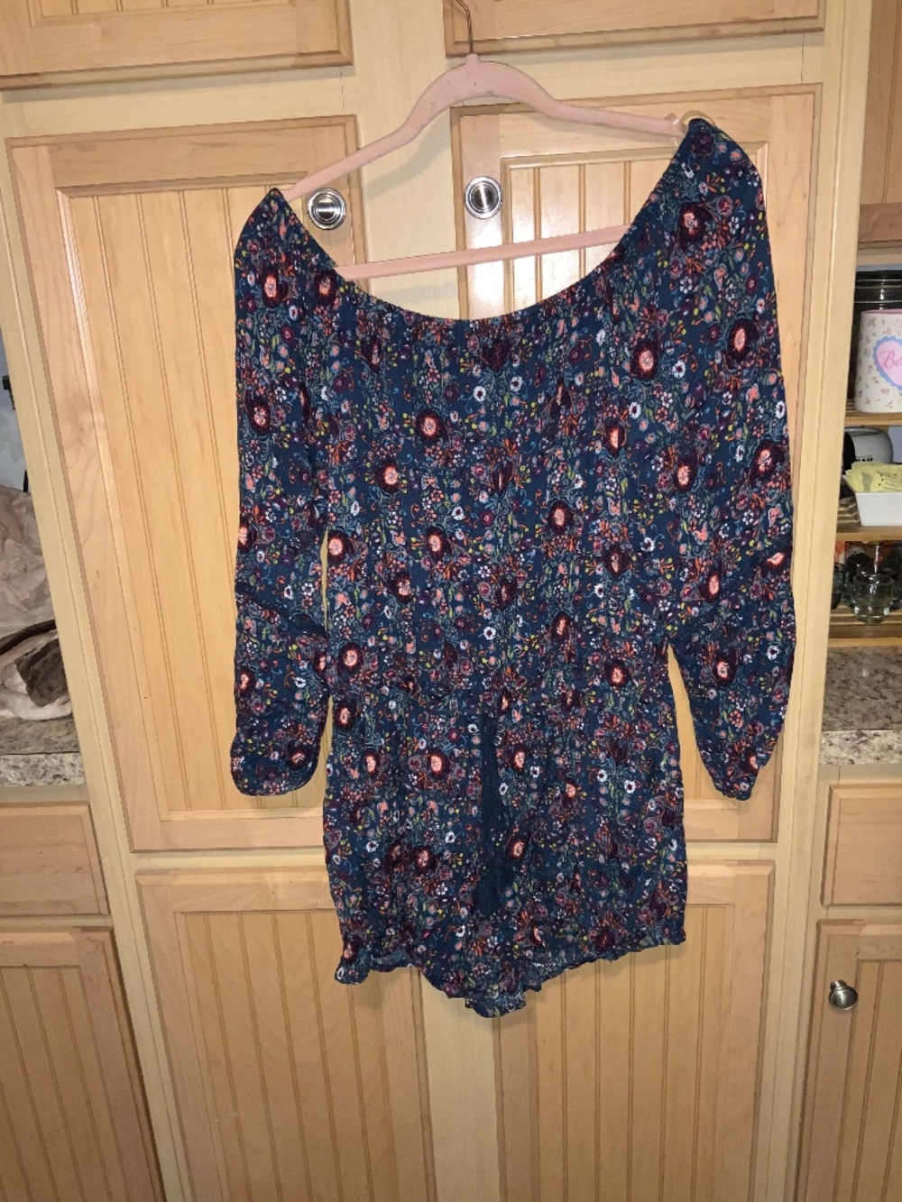 Women’s Floral Romper Preowned size LARGE